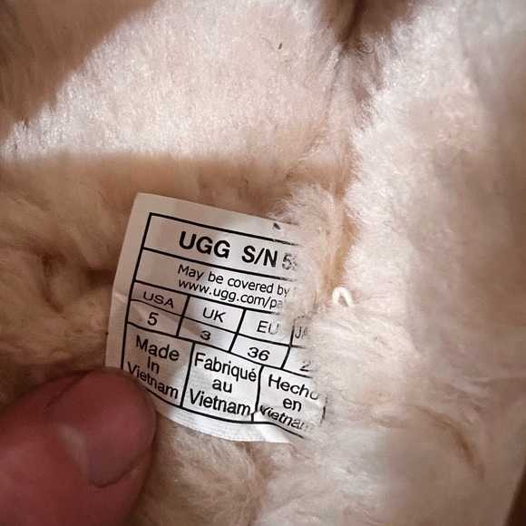 Tasman UGG Slippers - Picture 5 of 8